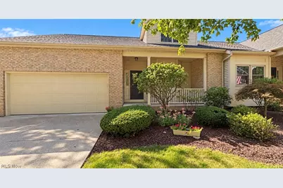 2548 Glenshire Circle, Uniontown, OH 44685 - Photo 2