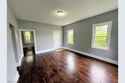 316 Young Avenue NE, Canton, OH 44704 - Photo 4