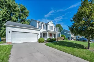 5698 Halwick Dr, Ravenna, OH 44266 - Photo 2