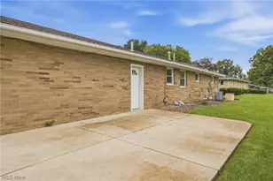 6787 Kirby Ave NE, Canton, OH 44721 - Photo 34
