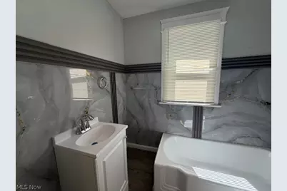 10800 Crestwood Avenue, Loveland, OH 44104 - Photo 26