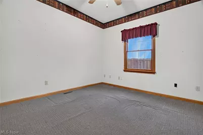 612 Bayberry Road, Lorain, OH 44053 - Photo 24