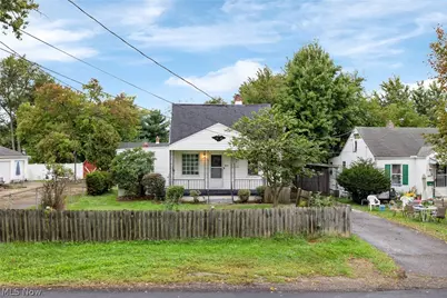 3213 Regent Avenue NE, Canton, OH 44705 - Photo 2
