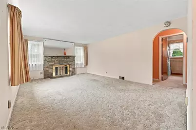 12930 Edison Street NE, Alliance, OH 44601 - Photo 8