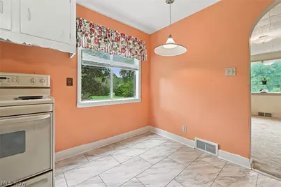 12930 Edison Street NE, Alliance, OH 44601 - Photo 10