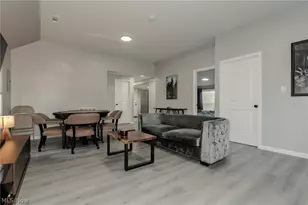 246 Courtland Blvd, Eastlake, OH 44095 - Photo 4