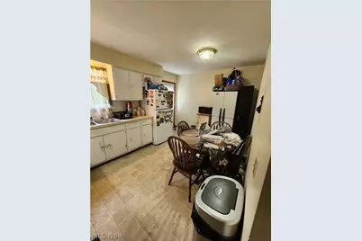 3015 Coventry Boulevard NE, Canton, OH 44705 - Photo 8