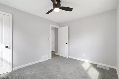1696 Oakwood Avenue, Akron, OH 44301 - Photo 18