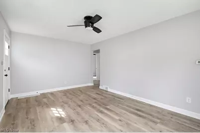1696 Oakwood Avenue, Akron, OH 44301 - Photo 8