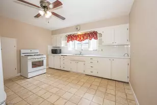 1950 Connecticut Ave, Youngstown, OH 44509 - Photo 10