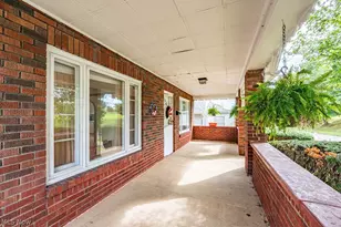 1950 Connecticut Ave, Youngstown, OH 44509 - Photo 4