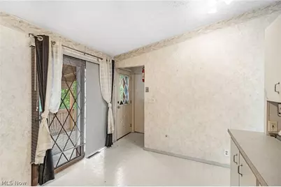 845 Carnegie Avenue, Akron, OH 44314 - Photo 8