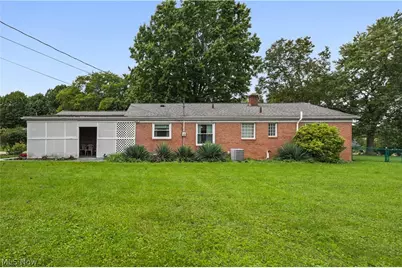 3724 Burrshire Drive NW, Canton, OH 44709 - Photo 6