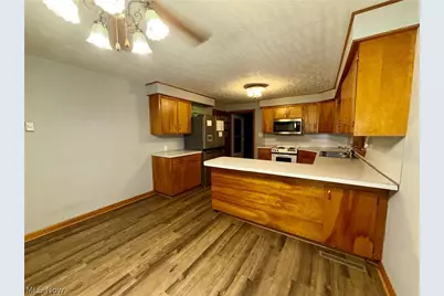 516 N Oak Street, West Lafayette, OH 43845 - Photo 8
