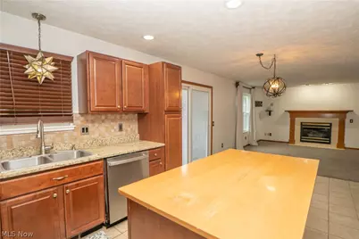 6526 Sugargrove Circle NE, Canton, OH 44721 - Photo 10