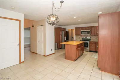 6526 Sugargrove Circle NE, Canton, OH 44721 - Photo 14