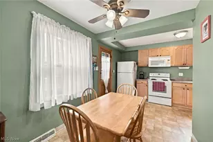 29808 Robert St, Wickliffe, OH 44092 - Photo 6