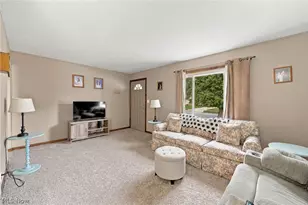 29808 Robert St, Wickliffe, OH 44092 - Photo 2