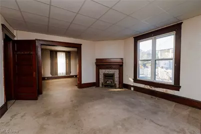 113 E 4th Street, Uhrichsville, OH 44683 - Photo 6