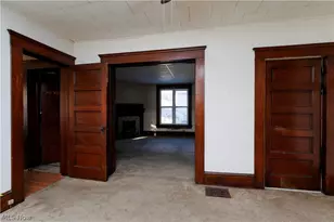 113 E 4th St, Uhrichsville, OH 44683 - Photo 8