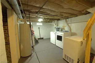 303 Van St, Barberton, OH 44203 - Photo 14
