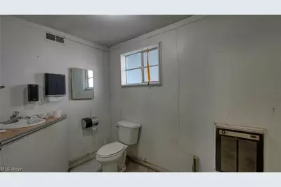 11445 East Pike, Cambridge, OH 43725 - Photo 48