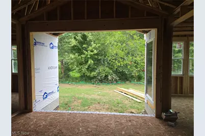 330 Delta Way, Elyria, OH 44035 - Photo 2