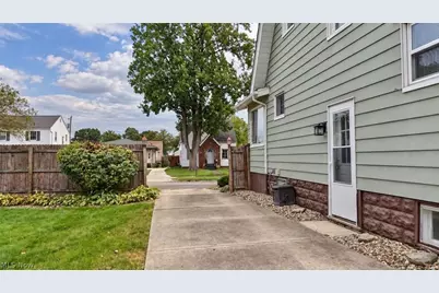 364 Clinton Avenue, Akron, OH 44301 - Photo 6