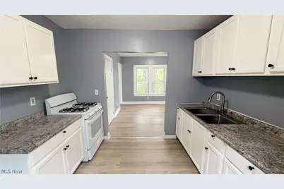 10404 Grandview Avenue, Loveland, OH 44104 - Photo 6
