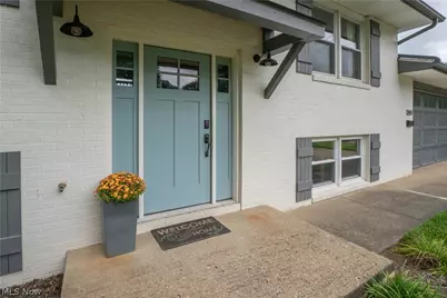 845 9th Street NE, North Canton, OH 44720 - Photo 2