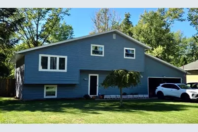 992 Lakewood Beach Drive, Sheffield Lake, OH 44054 - Photo 2