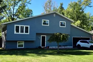 992 Lakewood Beach Dr, Sheffield Lake, OH 44054 - Photo 2
