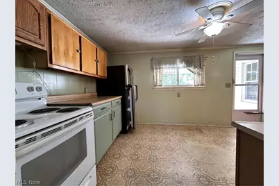 11970 Easton Street NE, Alliance, OH 44601 - Photo 18