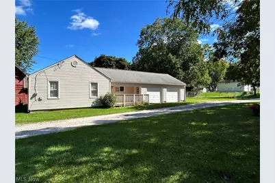 11970 Easton Street NE, Alliance, OH 44601 - Photo 2