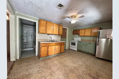 11970 Easton Street NE, Alliance, OH 44601 - Photo 16