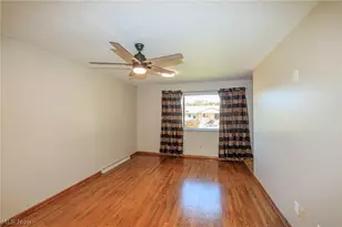 358 Washington Ave, Barberton, OH 44203 - Photo 12