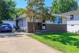 358 Washington Ave, Barberton, OH 44203 - Photo 2