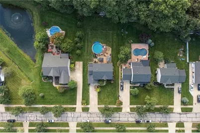 9192 Stonebriar Lane, North Ridgeville, OH 44039 - Photo 2