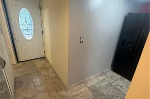 2 Sutton Pl, Huber Heights, OH 44120 - Photo 4