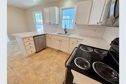 17409 Chagrin Boulevard, Huber Heights, OH 44120 - Photo 10