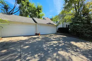 17409 Chagrin Blvd, Huber Heights, OH 44120 - Photo 4