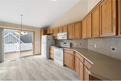 320 Falling Leaf Drive, Green Hills, OH 44131 - Photo 14