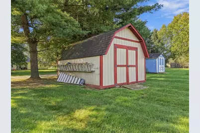 1144 Royce Street NW, Uniontown, OH 44685 - Photo 32