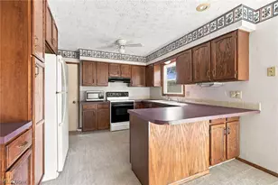 1144 Royce St NW, Uniontown, OH 44685 - Photo 10