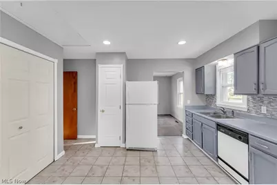 15701 Leigh Ellen Avenue, Loveland, OH 44135 - Photo 8