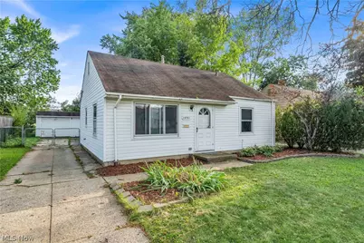 15701 Leigh Ellen Avenue, Loveland, OH 44135 - Photo 2