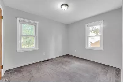 15701 Leigh Ellen Avenue, Loveland, OH 44135 - Photo 14