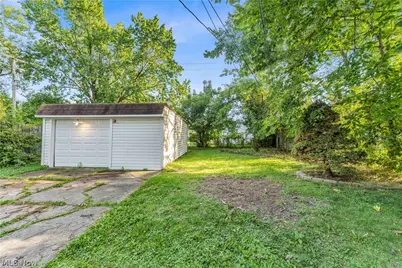 15701 Leigh Ellen Avenue, Loveland, OH 44135 - Photo 18
