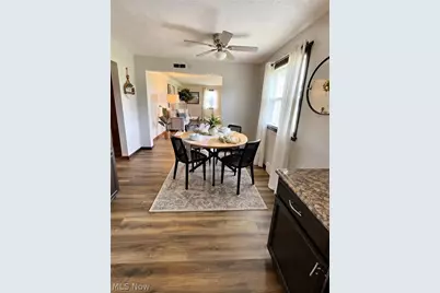 525 W Omar Street, Struthers, OH 44471 - Photo 8