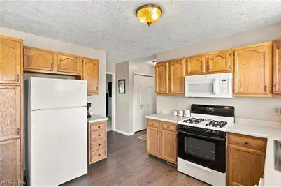 3704 N Viona Drive, Akron, OH 44319 - Photo 12